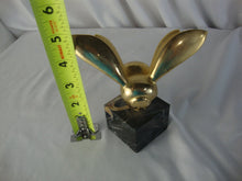 Load image into Gallery viewer, 1970s Gaston Lachaise Solid Brass Bee on Marble Square Table Figurine Paperweight
