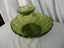 Load image into Gallery viewer, Vintage Anchor Hocking Country Estate Green Glass Chip and Dip Bowl Set
