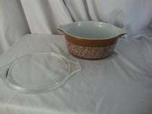 Load image into Gallery viewer, Vintage Pyrex 475 2.5 Liter Woodland Brown White Cinderella Bowl with Clear Glass Lid
