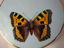Load image into Gallery viewer, 1970's Stratton England Butterfly Motif Metal Makeup Compact
