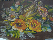 Load image into Gallery viewer, Vintage Handpainted Oval Wood Flip Top Storage Box
