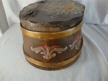 Load image into Gallery viewer, Vintage Handpainted Oval Wood Flip Top Storage Box
