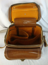 Load image into Gallery viewer, Vintage En Garde EG4 Brown Waxed Cowhide Leather Camera Bag
