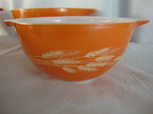 Load image into Gallery viewer, Vintage Pyrex Autumn Harvest Cinderella Nesting Mixing Bowl Set of 4

