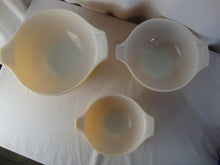 Load image into Gallery viewer, Vintage Pyrex Butterfly Gold 1972-1979 Cinderella mixing bowl 3 piece set
