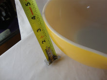 Load image into Gallery viewer, Vintage Pyrex Butterfly Gold 1972-1979 Cinderella mixing bowl 3 piece set
