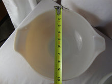 Load image into Gallery viewer, Vintage Pyrex Butterfly Gold 1979 - 1981 Cinderella two mixing bowl set
