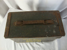 Load image into Gallery viewer, Vintage Military Green 840 Cartridges 5.56 MM Storage Box
