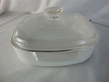 Load image into Gallery viewer, 1975 Country Festival Blue Bird Pyrex 2 Quart Casserole Dish with Clear Glass Lid
