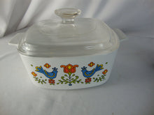 Load image into Gallery viewer, Pyrex Country Festival Blue Bird 1.5 Quart Casserole Dish with Glass Lid
