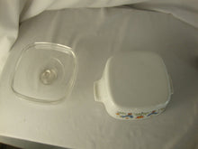 Load image into Gallery viewer, Pyrex Country Festival Blue Bird 1.5 Quart Casserole Dish with Glass Lid
