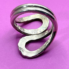 Load image into Gallery viewer, Ring, Sterling Silver, Hammered Double Loop, Size 7 1/2
