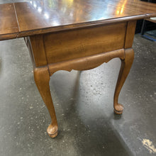 Load image into Gallery viewer, Hammary Double Drop Leaf End Table
