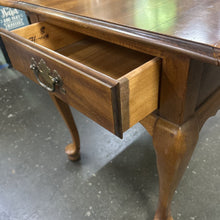 Load image into Gallery viewer, Hammary Double Drop Leaf End Table
