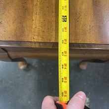 Load image into Gallery viewer, Hammary Double Drop Leaf End Table
