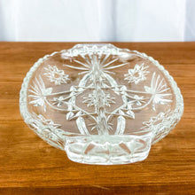 Load image into Gallery viewer, Vintage Anchor Hocking Early American Star of David Pattern Pressed Glass Pickle Dish
