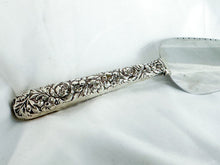 Load image into Gallery viewer, Vintage Sterling Silver Floral Pattern Handle Cake Cutter/Server
