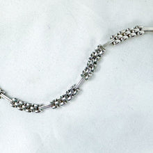 Load image into Gallery viewer, Vintage Sterling Silver Avanti 7.5 Inch Bracelet
