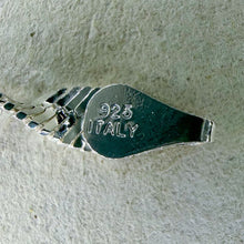 Load image into Gallery viewer, Vintage 18 inch Sterling Silver Twisted Herringbone Chain Necklace
