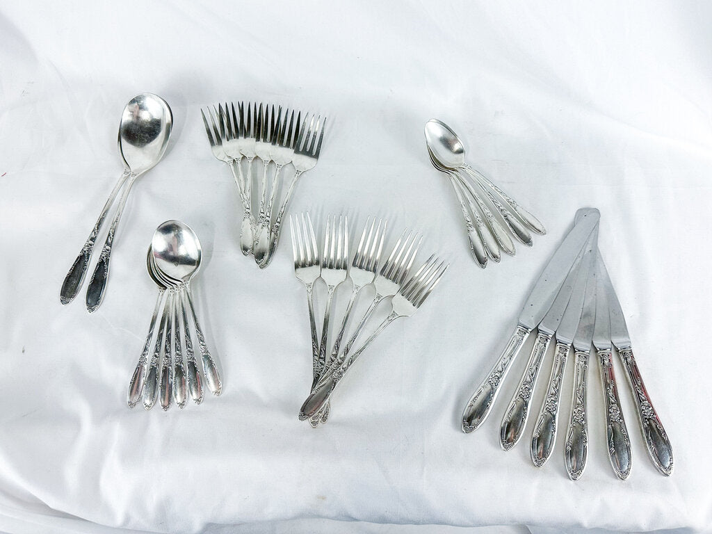 Vintage Oneida Silversmiths Flatware- deals Baronet Pattern