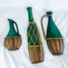 Load image into Gallery viewer, Vintage Sexton USA Mid-Century Wine Bottle Metal Wall Hanging Set
