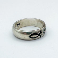 Load image into Gallery viewer, Vintage Bob Siemon Design Sterling Silver 3 Christian Fish Ring, Size 8
