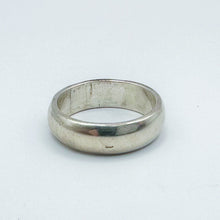 Load image into Gallery viewer, Vintage Bob Siemon Design Sterling Silver 3 Christian Fish Ring, Size 8
