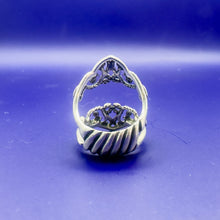 Load image into Gallery viewer, Vintage Carolyn Pollack Cut Crown Sterling Silver Ring, Size 6.5-7
