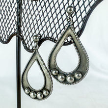 Load image into Gallery viewer, Vintage Sterling Silver Teardrop Dangling Earrings
