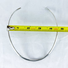 Load image into Gallery viewer, Vintage Sterling Silver Solid Narrow Band Open-Back Choker
