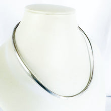 Load image into Gallery viewer, Vintage Sterling Silver Solid Narrow Band Open-Back Choker
