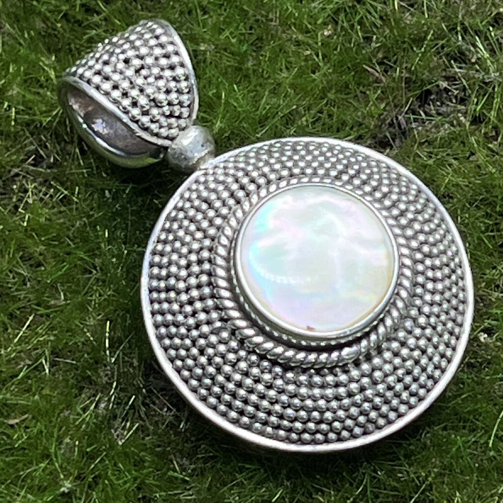 Pendant, Sterling Silver, Mother Of Pearl in Textured Setting, Indonesia