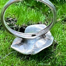Load image into Gallery viewer, Ring, Sterling Silver, Flower with Blue Stone in Center, Size 8 1/4
