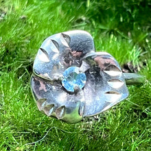 Load image into Gallery viewer, Ring, Sterling Silver, Flower with Blue Stone in Center, Size 8 1/4
