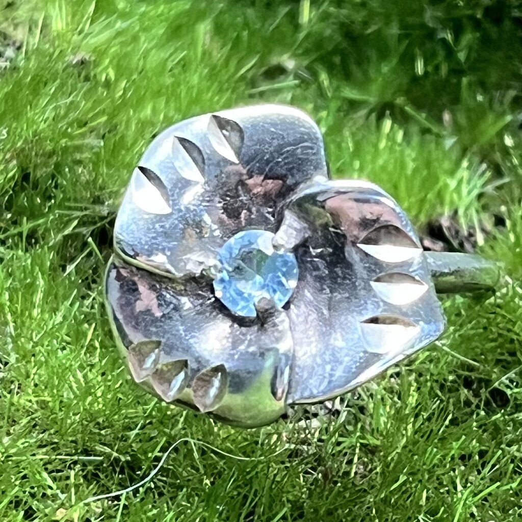 Ring, Sterling Silver, Flower with Blue Stone in Center, Size 8 1/4