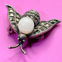 Load image into Gallery viewer, Brooch, Sterling Silver, Marcasite, Judith Jack, Bee with Pearl Bead
