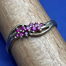 Load image into Gallery viewer, Ring, 14K Yellow Gold, Ruby Cluster, UV Reactive, Size 10

