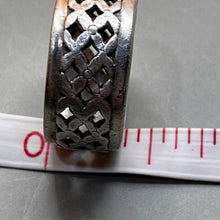 Load image into Gallery viewer, Ring, Sterling Silver, Pierced Band, Size 7 1/2
