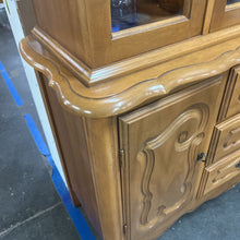 Load image into Gallery viewer, Thomasville Provincial Hutch China Cabinet

