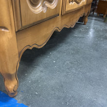 Load image into Gallery viewer, Thomasville Provincial Hutch China Cabinet
