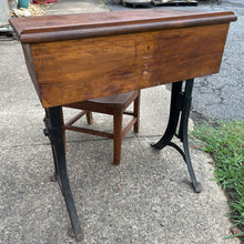 Load image into Gallery viewer, Heywood Eclipse Child's Size Desk &amp; Chair
