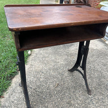 Load image into Gallery viewer, Heywood Eclipse Child's Size Desk &amp; Chair
