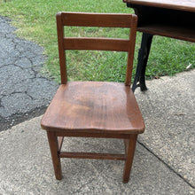 Load image into Gallery viewer, Heywood Eclipse Child's Size Desk &amp; Chair
