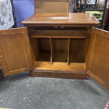 Load image into Gallery viewer, Record Storage End Table
