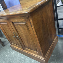 Load image into Gallery viewer, Record Storage End Table
