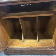 Load image into Gallery viewer, Record Storage End Table
