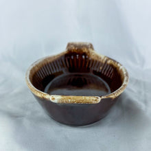 Load image into Gallery viewer, Vintage McCoy #7033 Brown Drip Glaze Au Gratin Casserole Dish
