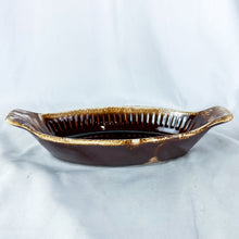 Load image into Gallery viewer, Vintage McCoy #7033 Brown Drip Glaze Au Gratin Casserole Dish
