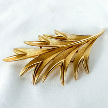 Load image into Gallery viewer, Vintage Trifari Gold Tone Leaf Brooch
