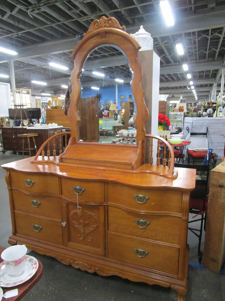 Lexington Victorian Sample Oak Triple Dresser with Spindle Mirror